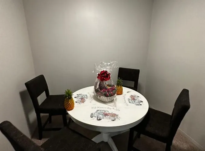 Glamour Homes With Balcony View, Free Champagne, Parking Next To Major Attractions