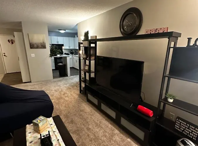 Glamour Homes With Balcony View, Free Champagne, Parking Next To Major Attractions *