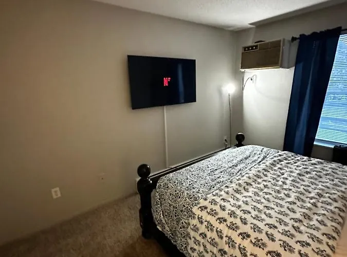 Glamour Homes With Balcony View, Free Champagne, Parking Next To Major Attractions Aparthotel Bloomington