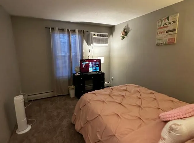 Glamour Homes With Balcony View, Free Champagne, Parking Next To Major Attractions Bloomington